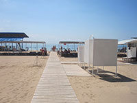Санаторий Искра. Оборудованный пляж